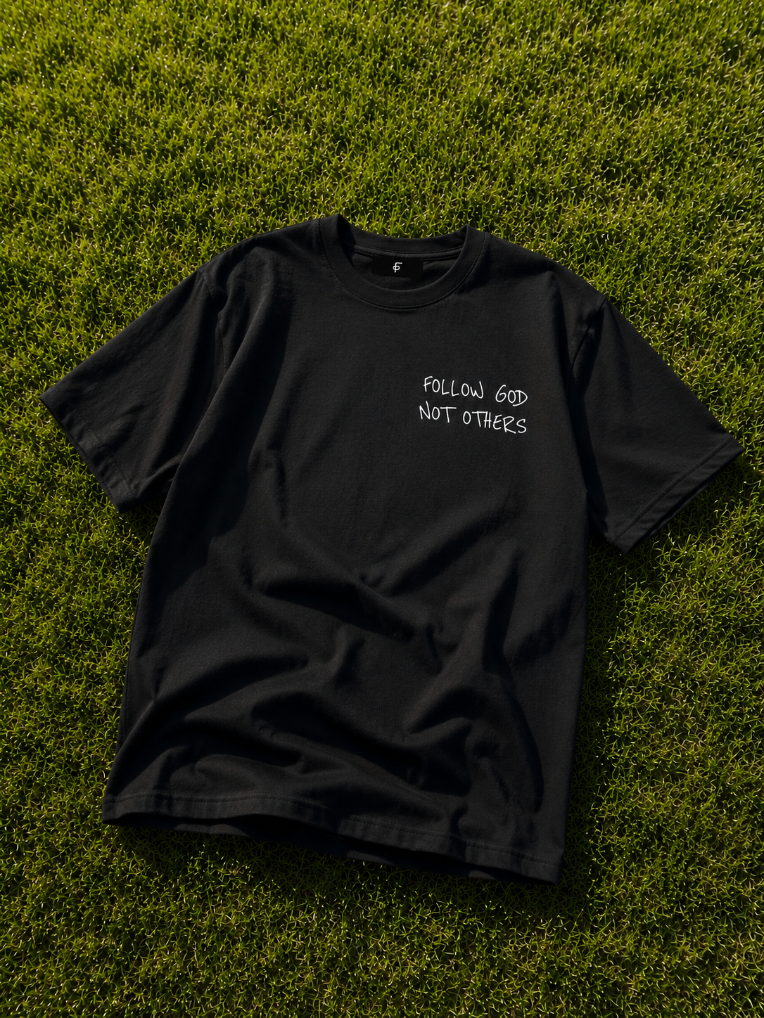 ICONIC TEE