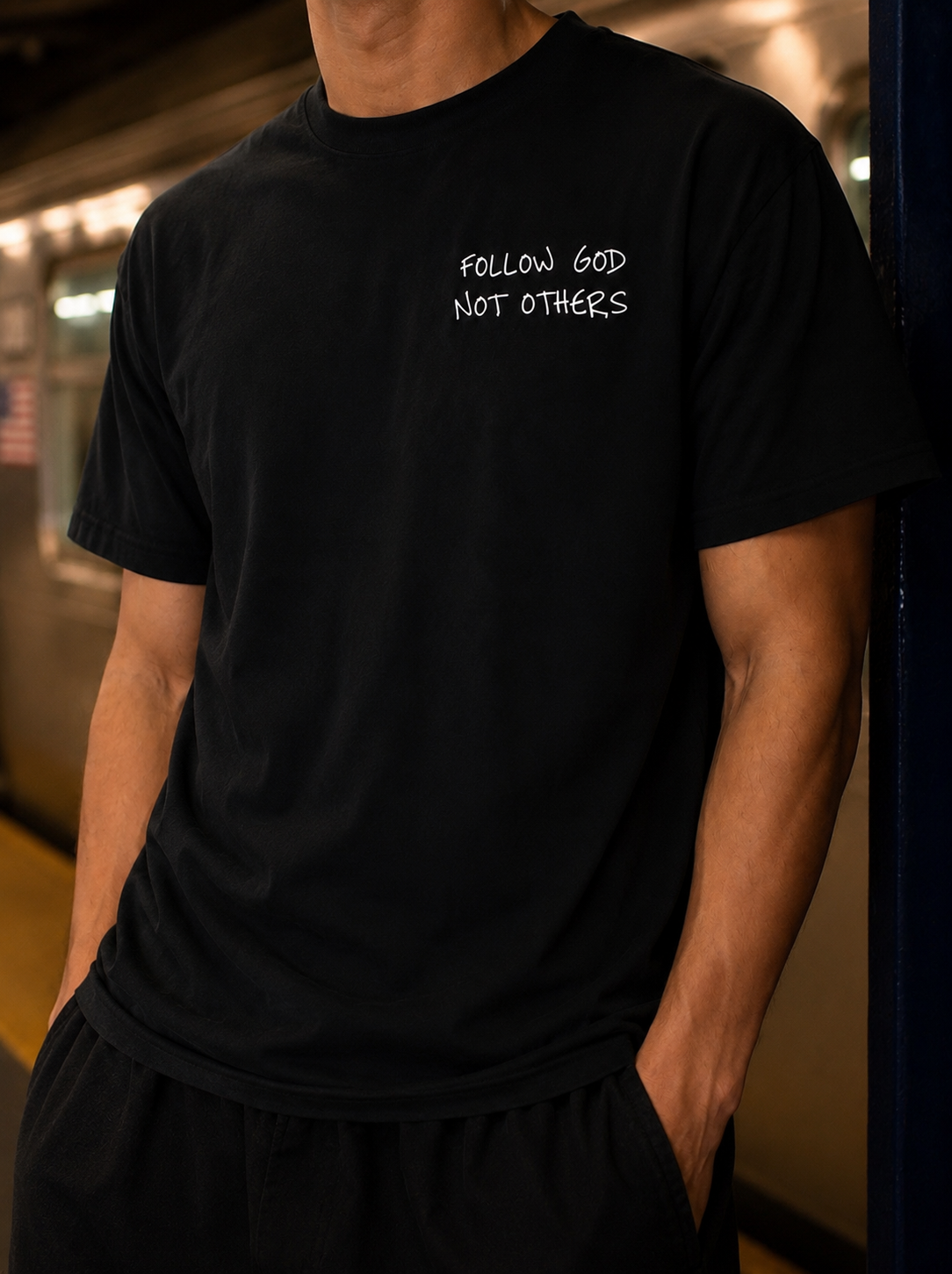 ICONIC TEE